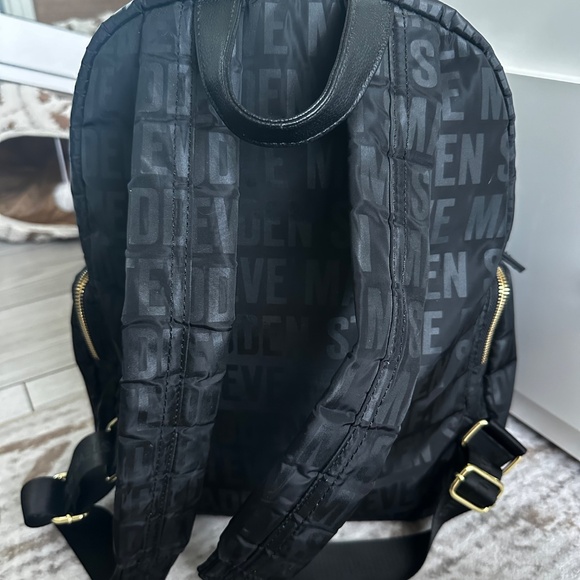 Steve Madden Backpack - Picture 2 of 2